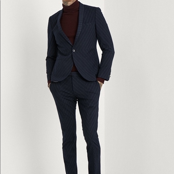 I need this Twisted Tailor navy pinstriped suit - Picture 5 of 8
